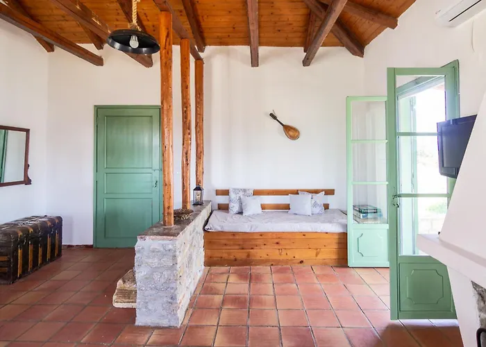 House On The Hill ארמיוני