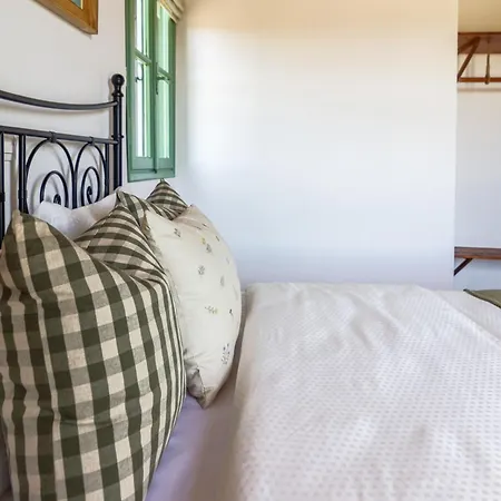 House On The Hill * Ermioni